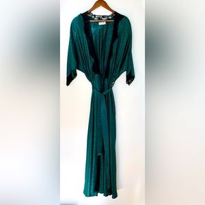 Vintage Christian Dior Lingerie Short Sleeve Lace Trim Embellishment Leaf Robe L